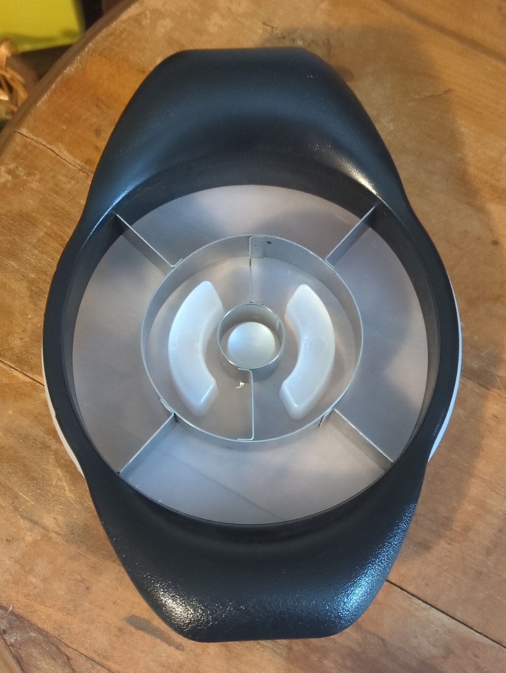 Pampered Chef Pineapple Cutter